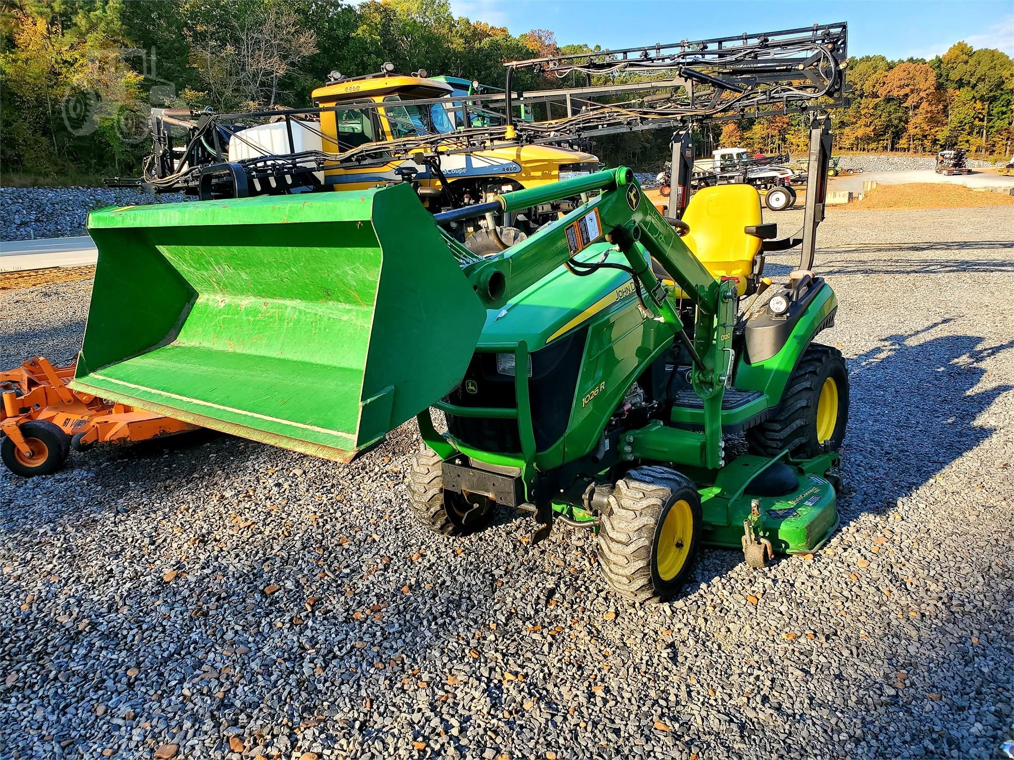 2012 JOHN DEERE 1026R